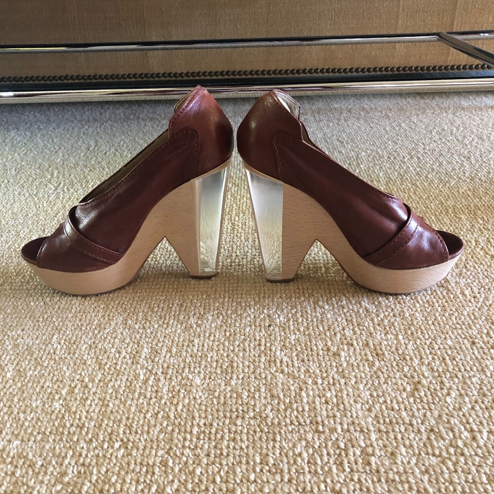 Chloe Brown Leather Lucite - Picture 2 of 7